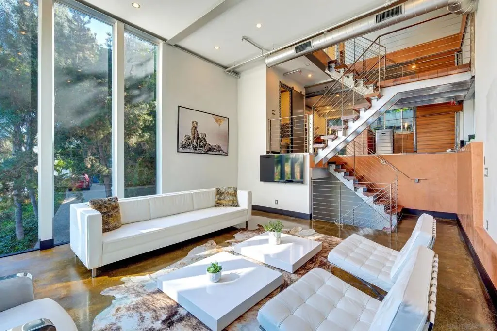 6920 Treasure Trail, Los Angeles, CA — listing photo 1