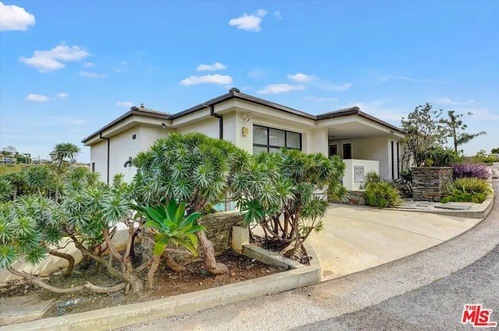 Single Family Residence for rent at 3850 Rambla Orienta, Malibu, CA featuring 4 beds and 5 baths