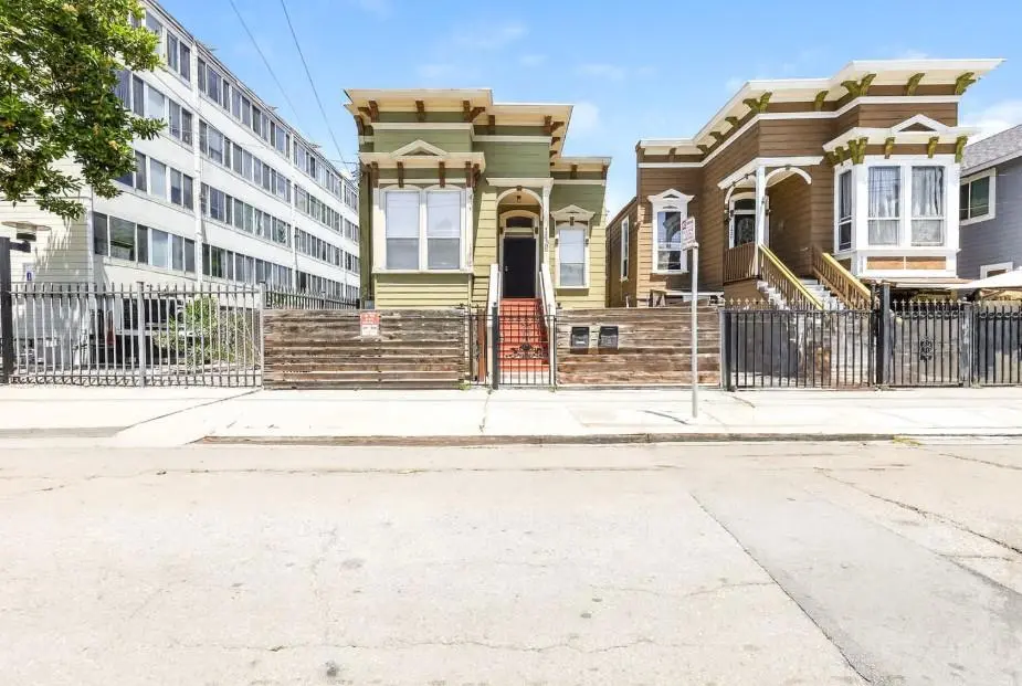 Apartment for rent at 1432 12th Street B, Oakland, CA featuring 3 beds and 2 baths