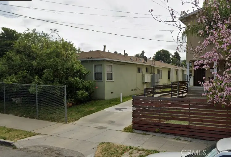 Quadruplex for sale at 444 Camulos, Los Angeles, CA