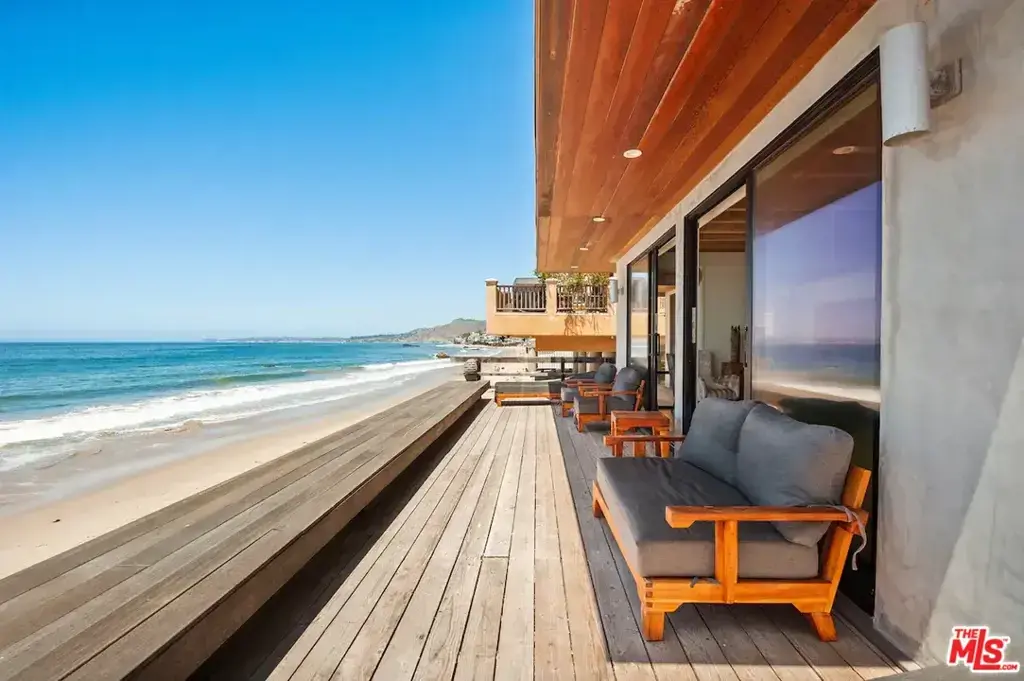 Residential Lease for rent at 24608 Malibu Road, Malibu, Los Angeles County, CA featuring 5 beds and 5 baths