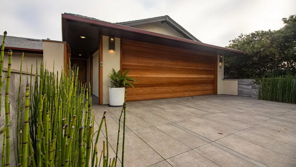 Single Family Residence for rent at 16 North Stonington, Laguna Beach, CA featuring 4 beds and 5 baths