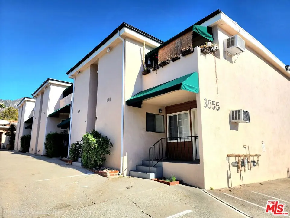 3055 Foothill Boulevard 1, La Crescenta, CA — listing photo 1