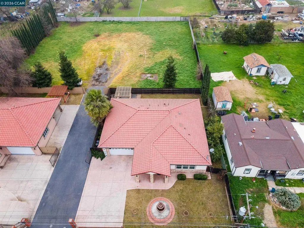 Single Family Residence for sale at 1031 Azusa St, Sacramento, CA featuring 3 beds and 3 baths