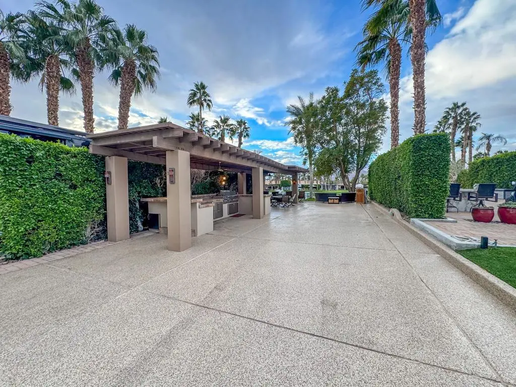 Mobile Home for sale at 80394 Ave 48 401, Indio, CA
