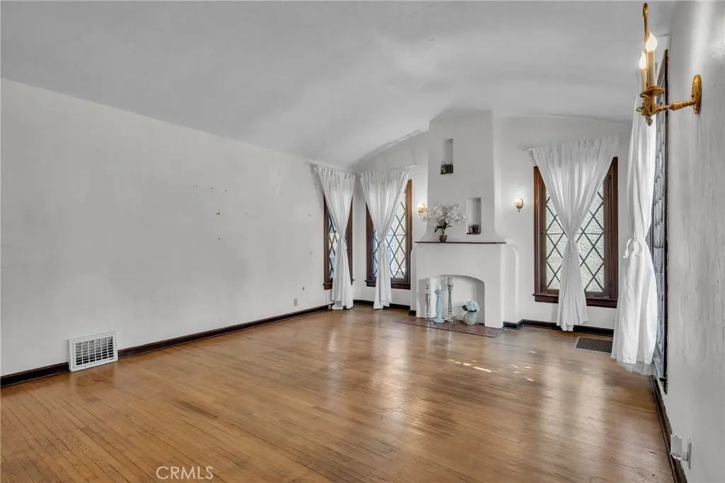 Duplex for sale at 79 N Berkeley, Pasadena, CA