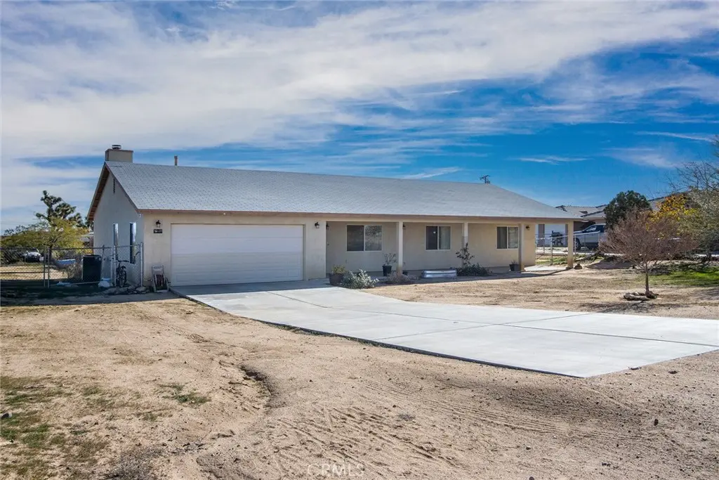 3619 Lexington, Yucca Valley, CA — listing photo 1