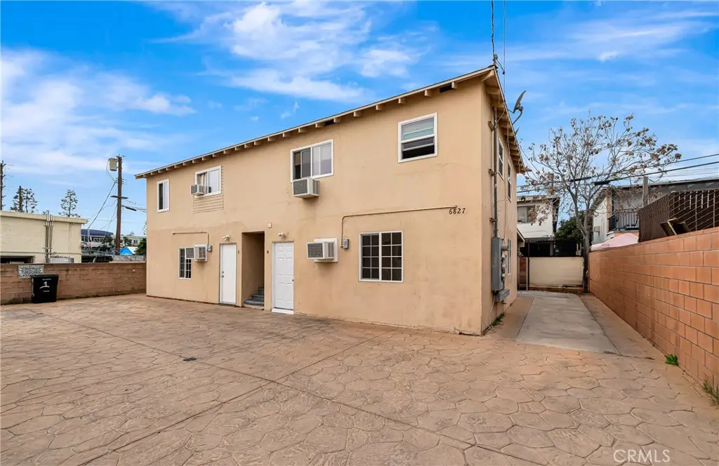 6827 Simpson 4, North Hollywood, CA — listing photo 1