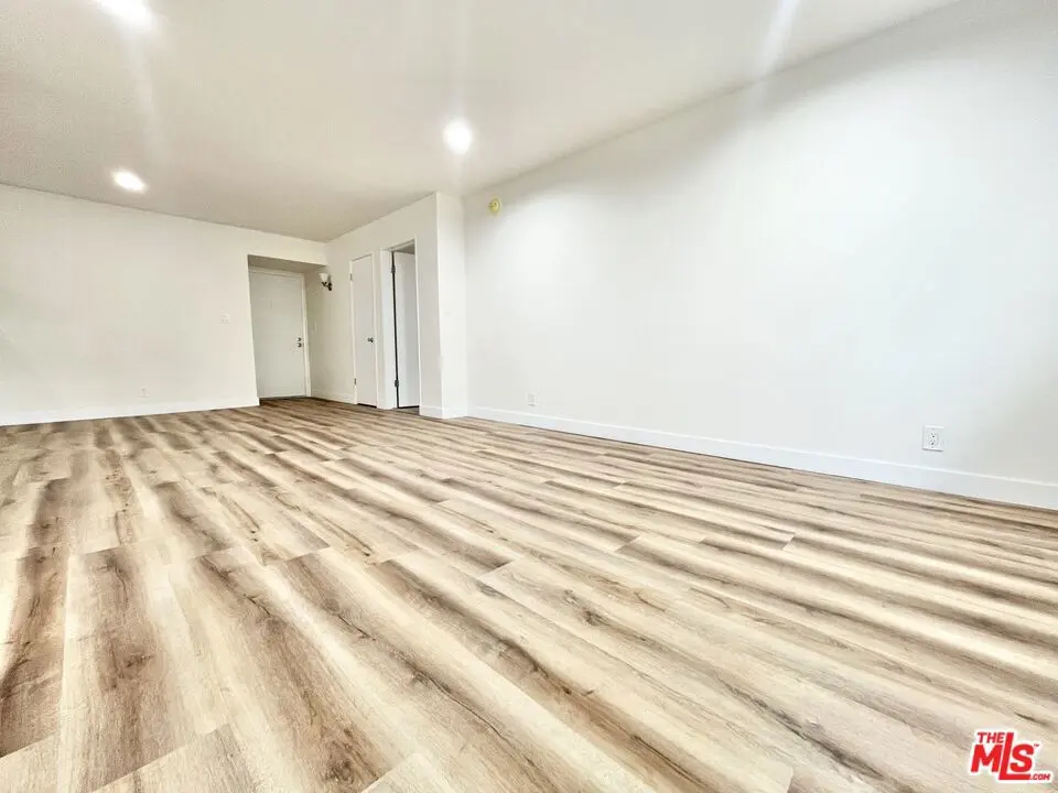 Residential Lease for rent at 1784 N Sycamore Ave, Los Angeles, Los Angeles County, CA featuring 2 beds and 2 baths