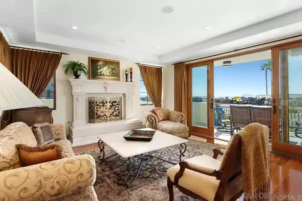 Single Family Residence for rent at 555 Ocean, Coronado, CA featuring 4 beds and 5 baths