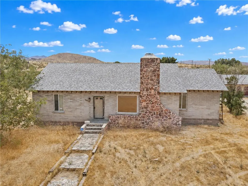 19859 Anahola Road, Helendale, CA — listing photo 1