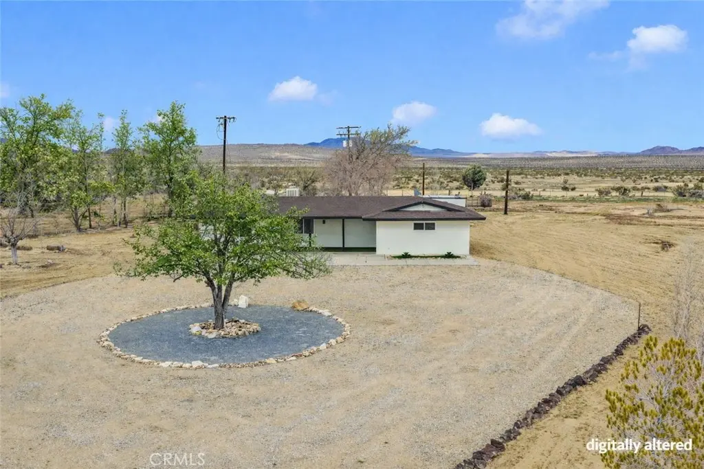47424 Paddington, Landers, CA — listing photo 1