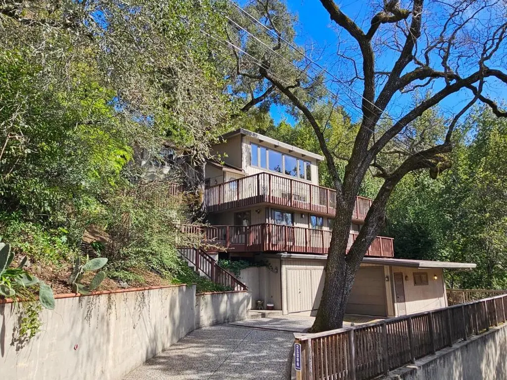 Single Family Residence for sale at 21386 Sunnyside Road, Los Gatos, CA featuring 3 beds and 3 baths