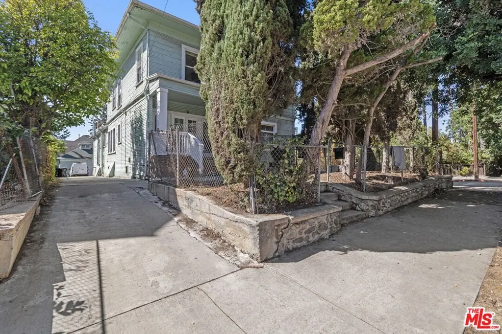 Single Family Residence for sale at 1348 Kellam Avenue, Los Angeles, CA featuring 7 beds and 5 baths