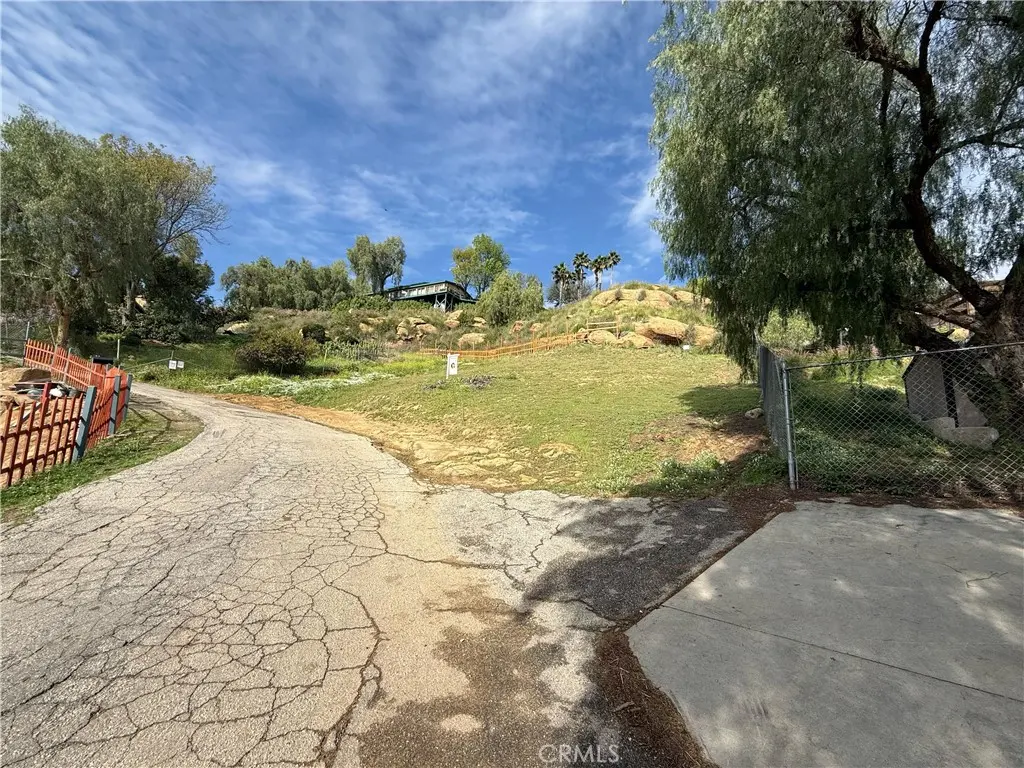 7365 Webb Rd, Chatsworth, CA — listing photo 1