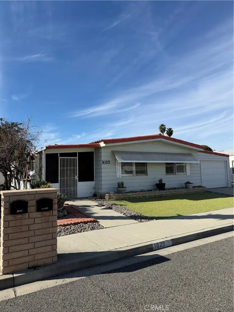 Manufactured In Park for sale at 1025 S Lyon, Hemet, CA featuring 2 beds and 2 baths