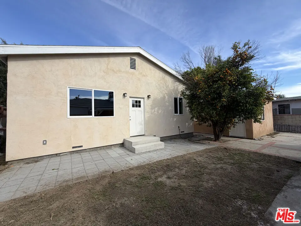 11020 Herrick Avenue, Pacoima, CA — listing photo 1