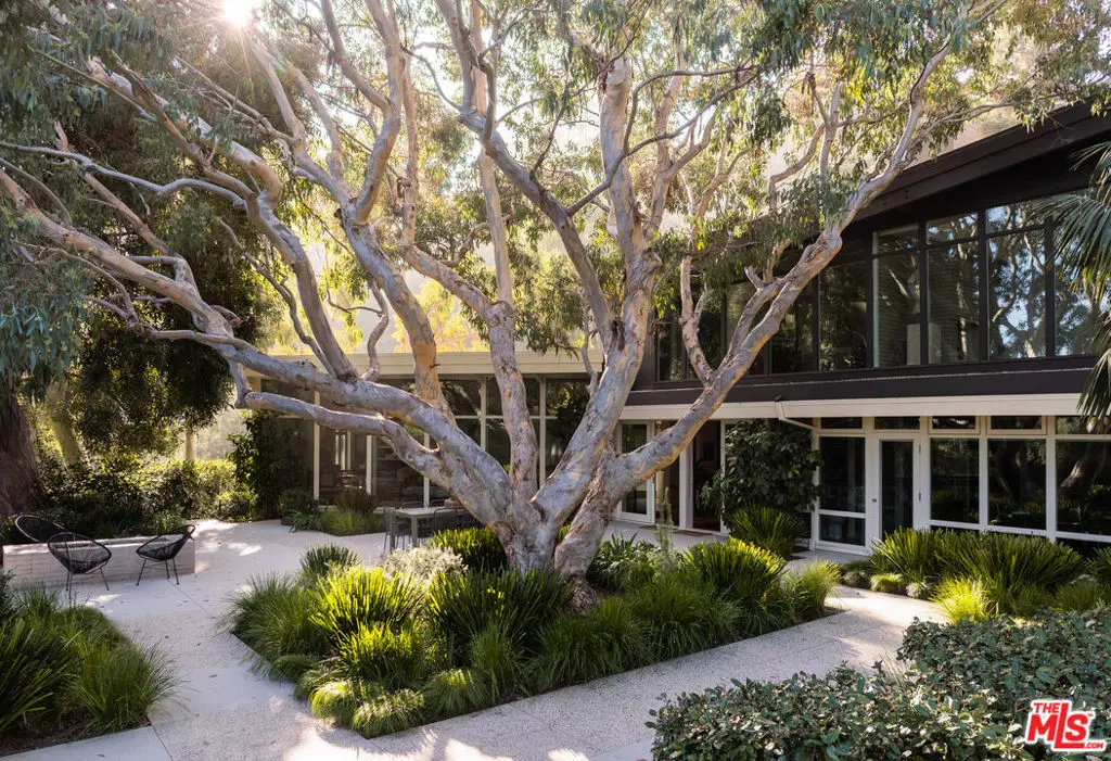 Single Family Residence for sale at 2179 Mandeville Canyon Road, Los Angeles, CA featuring 3 beds and 4 baths