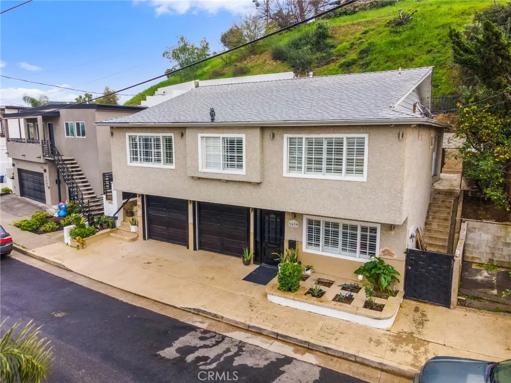 Single Family Residence for sale at 2639 Round, Los Angeles, CA featuring 4 beds and 2 baths