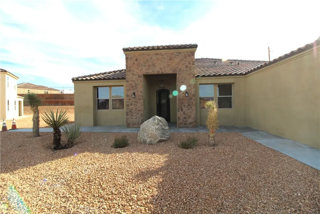56925 Hidden Gold Court, Yucca Valley, CA — listing photo 1