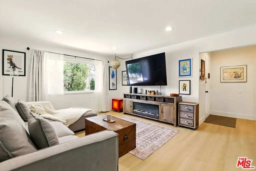 11813 Runnymede Street 36, North Hollywood, CA — listing photo 1
