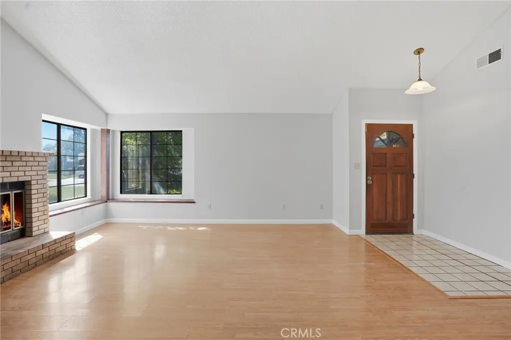 Single Family Residence for sale at 6916 Bandolero, Bakersfield, CA featuring 3 beds and 2 baths