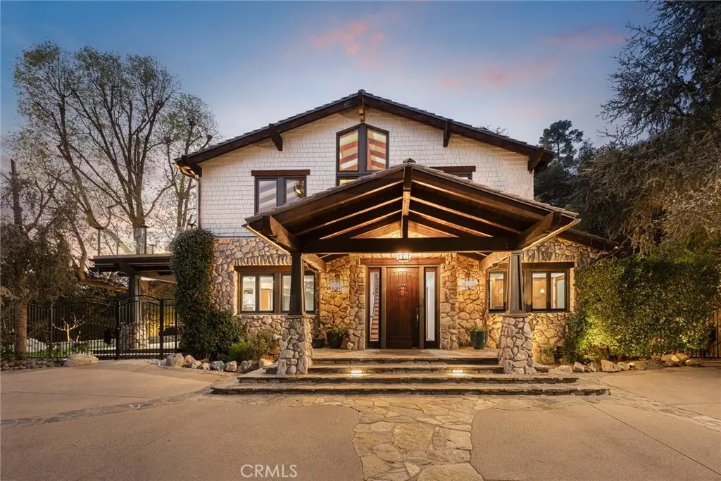 Single Family Residence for sale at 5310 Linda Vista, La Canada Flintridge, CA featuring 6 beds and 7 baths