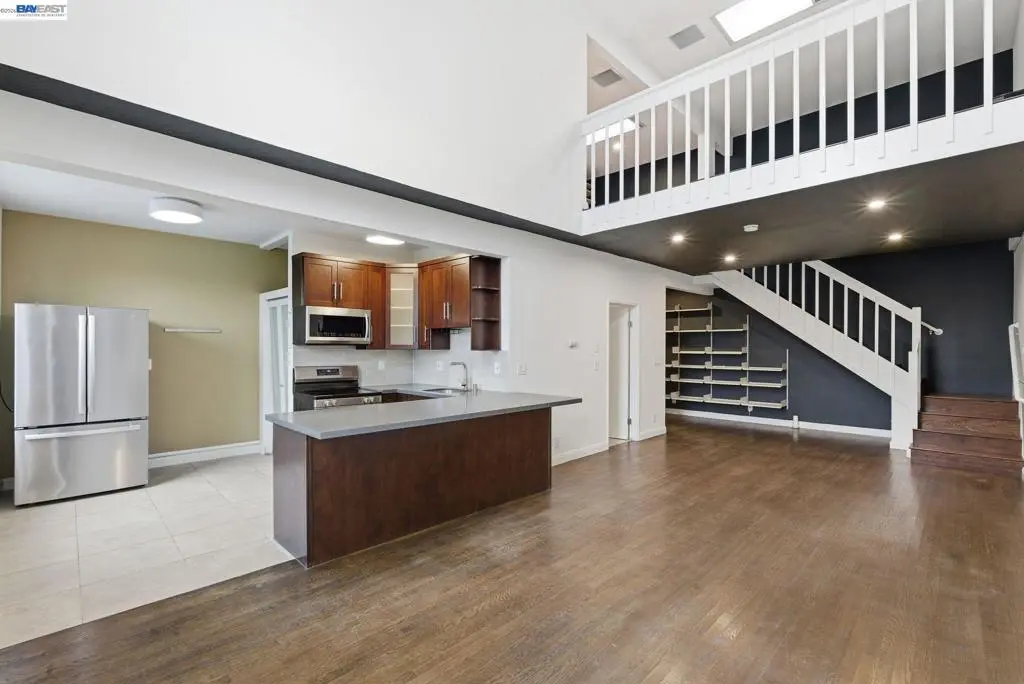 Condominium for sale at 1004 9th Ave, Oakland, CA featuring 1 bed and 2 baths
