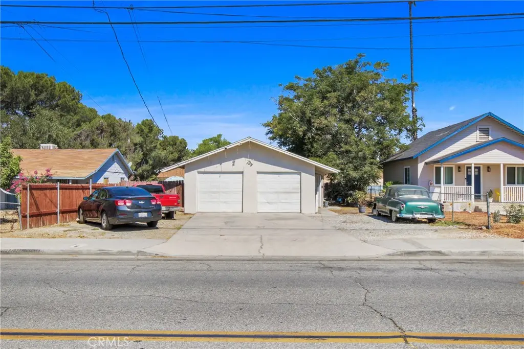 Duplex for sale at 563 W Main, San Jacinto, CA
