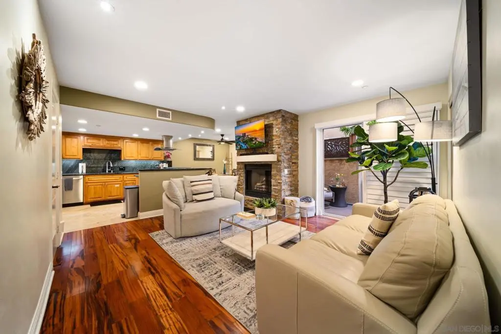 Single Family Residence for rent at 886 Felspar St, San Diego, CA featuring 3 beds and 3 baths