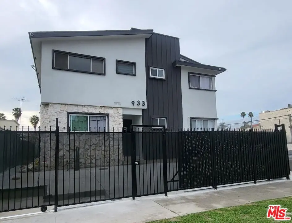 Residential Lease for rent at 933 S Norton Avenue 4, Los Angeles, Los Angeles County, CA featuring 1 bed and 1 bath