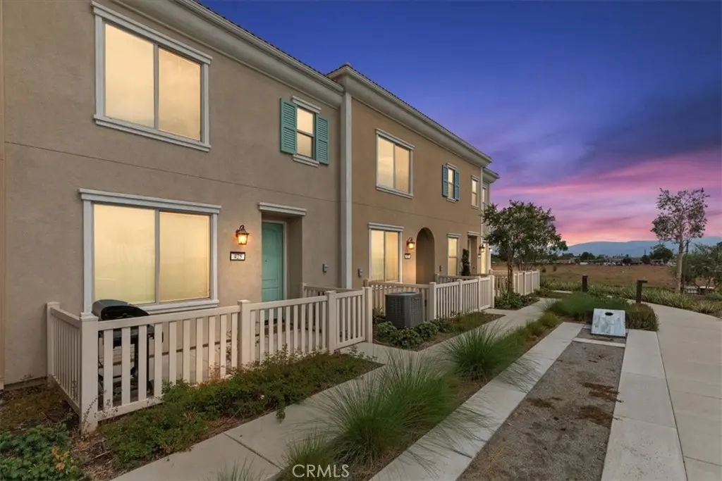 425 N Beechwood, Rialto, CA — listing photo 1