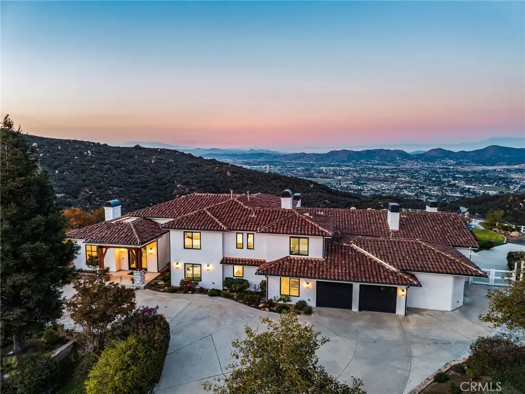 Single Family Residence for sale at 37730 Via Baya, Murrieta, CA featuring 7 beds and 9 baths