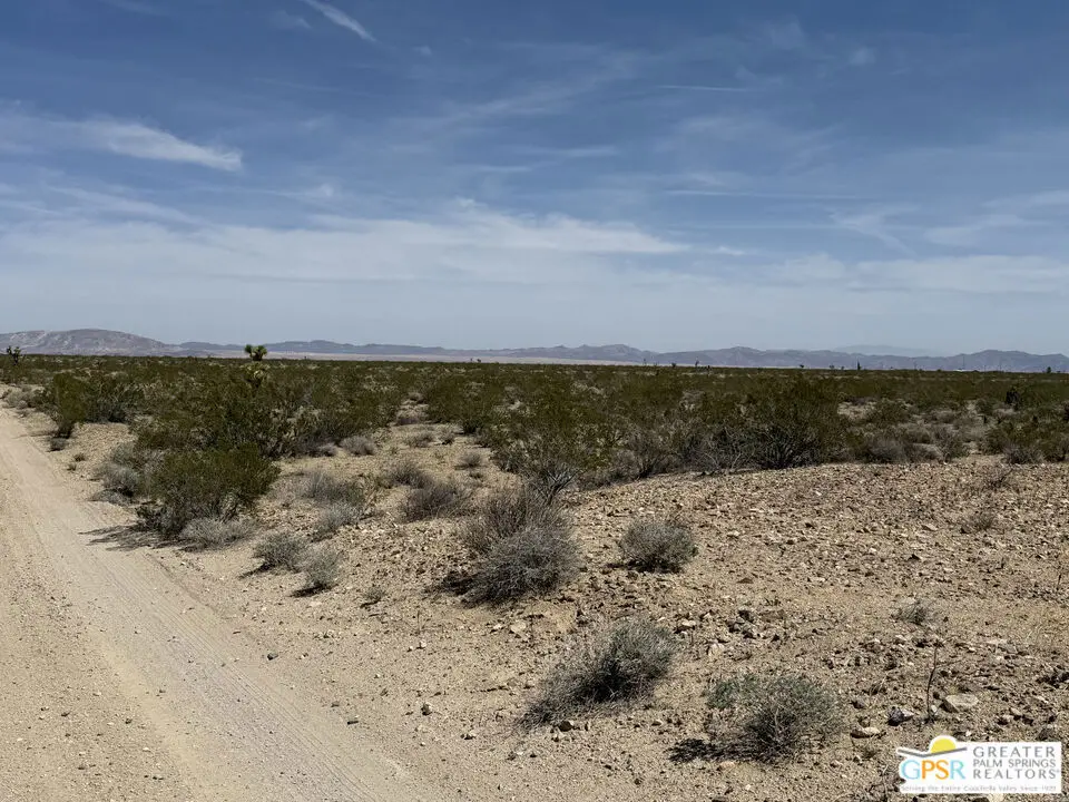 1725 Sunny Vista, Joshua Tree, CA — listing photo 1