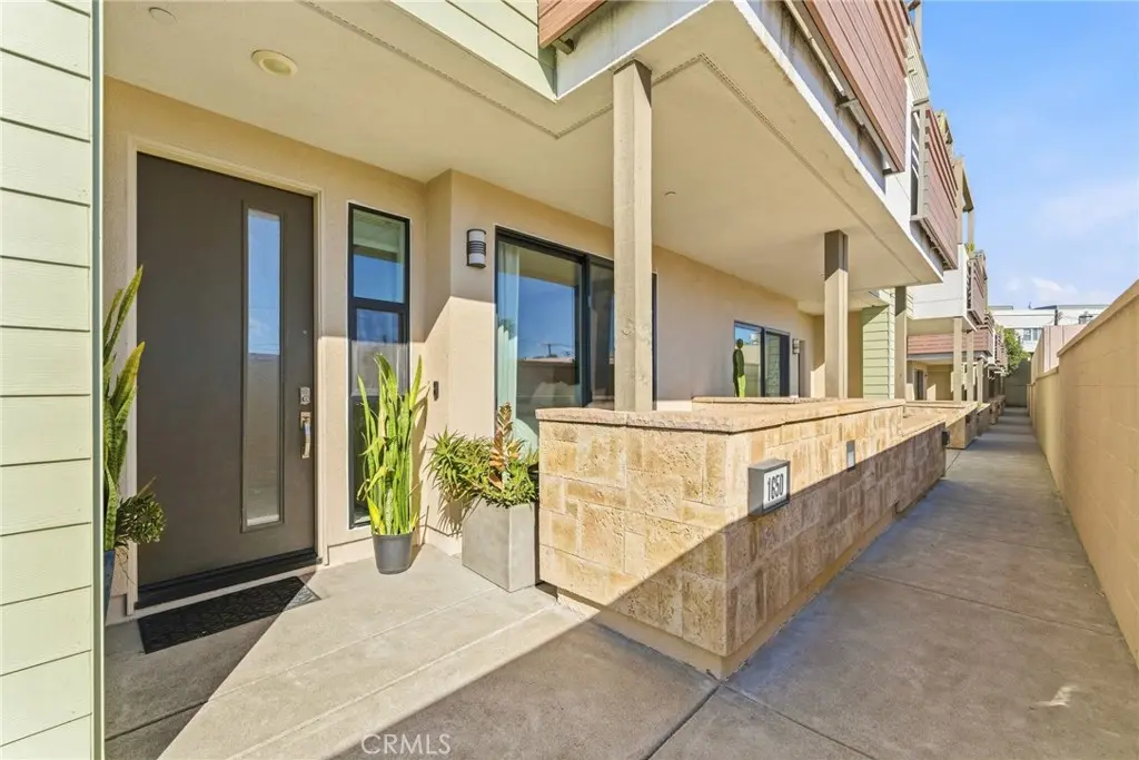 1650 Topanga Avenue, Costa Mesa, CA — listing photo 1
