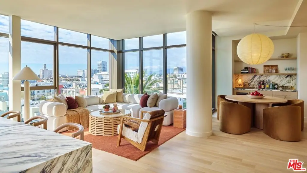 Residential Lease for rent at 700 Broadway PH 822, Santa Monica, Los Angeles County, CA featuring 3 beds and 2 baths