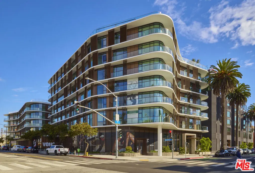 Residential Lease for rent at 700 Broadway PH 801, Santa Monica, Los Angeles County, CA featuring 3 beds and 3 baths