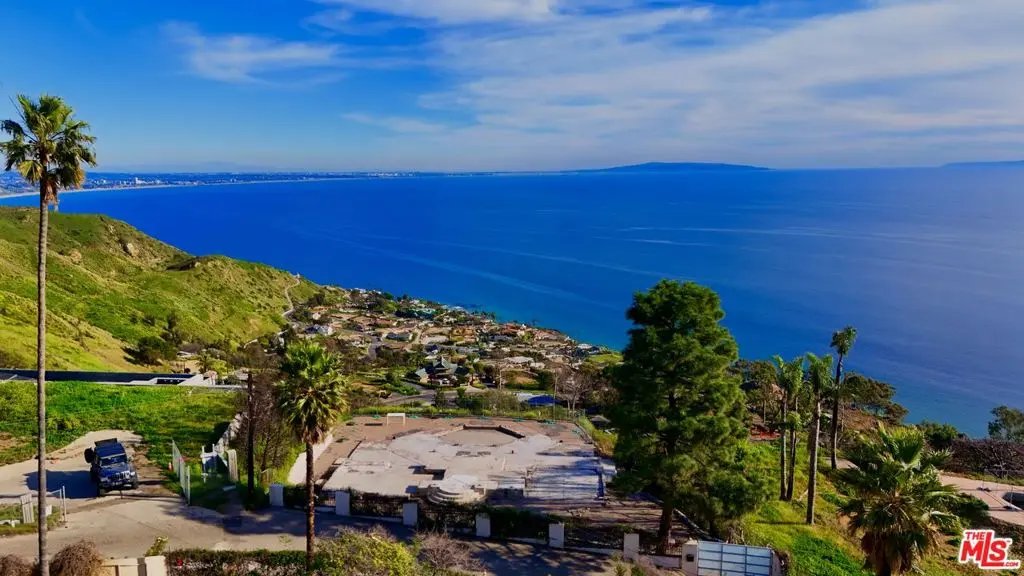 20765 Big Rock Drive, Malibu, CA — listing photo 1