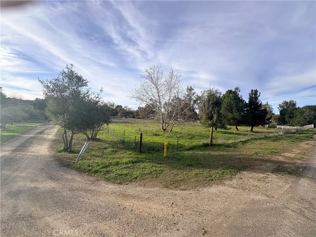 33 RODEO RD, Lake Elsinore, CA — listing photo 1