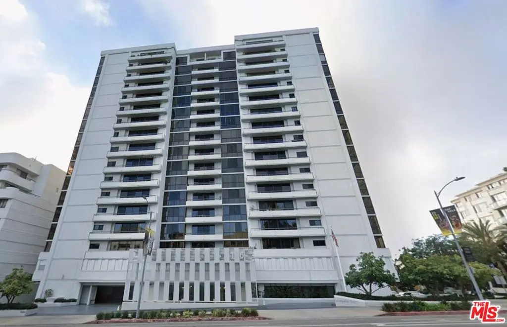 Residential Lease for rent at 10660 Wilshire Boulevard 501, Los Angeles, Los Angeles County, CA featuring 3 beds and 5 baths