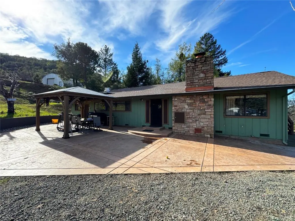 8411 Highway 175, Hopland, CA — listing photo 1