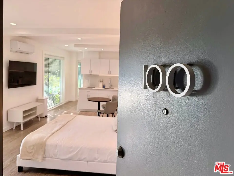 Apartment for rent at 5805 W 8th Street 100, Los Angeles, CA and 1 bath