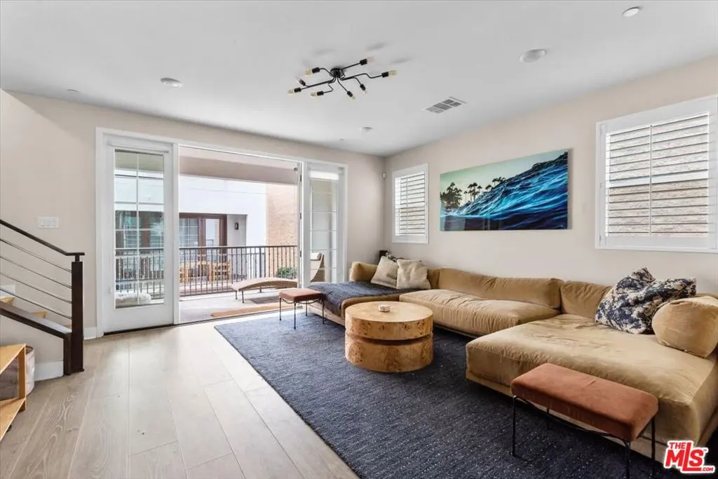 Residential Lease for rent at 127 S Boeing Lane, Los Angeles, Los Angeles County, CA featuring 3 beds and 4 baths