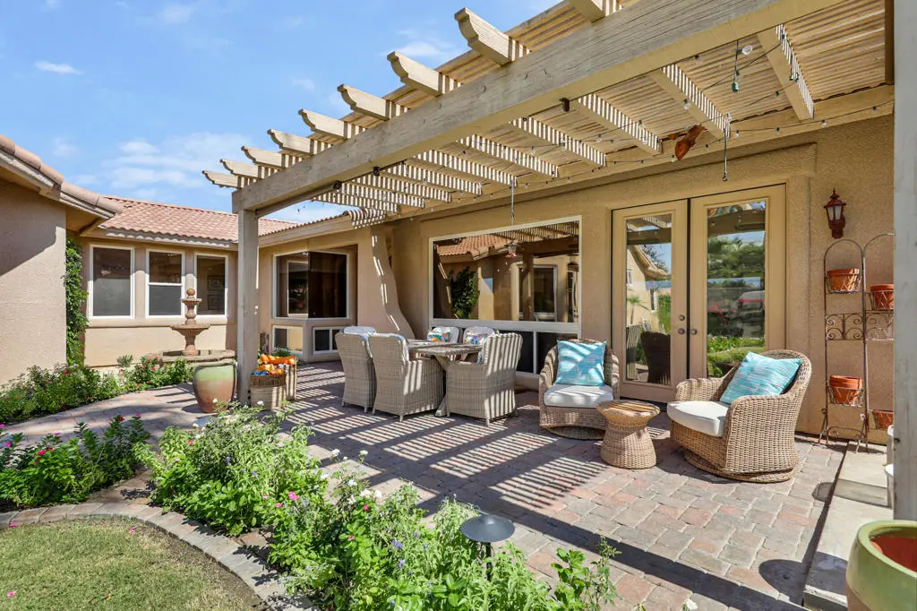 Residential Lease for rent at 78825 Via Ventana, La Quinta, Riverside County, CA featuring 3 beds and 2 baths