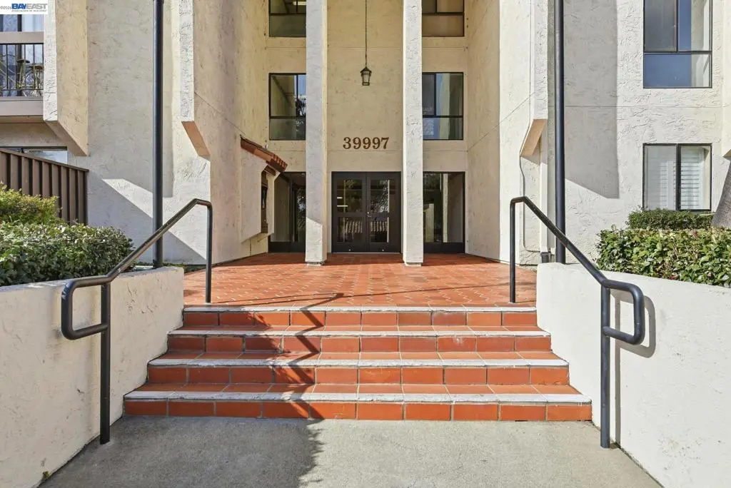 Condominium for sale at 39997 Cedar Blvd 248, Newark, CA featuring 3 beds and 2 baths