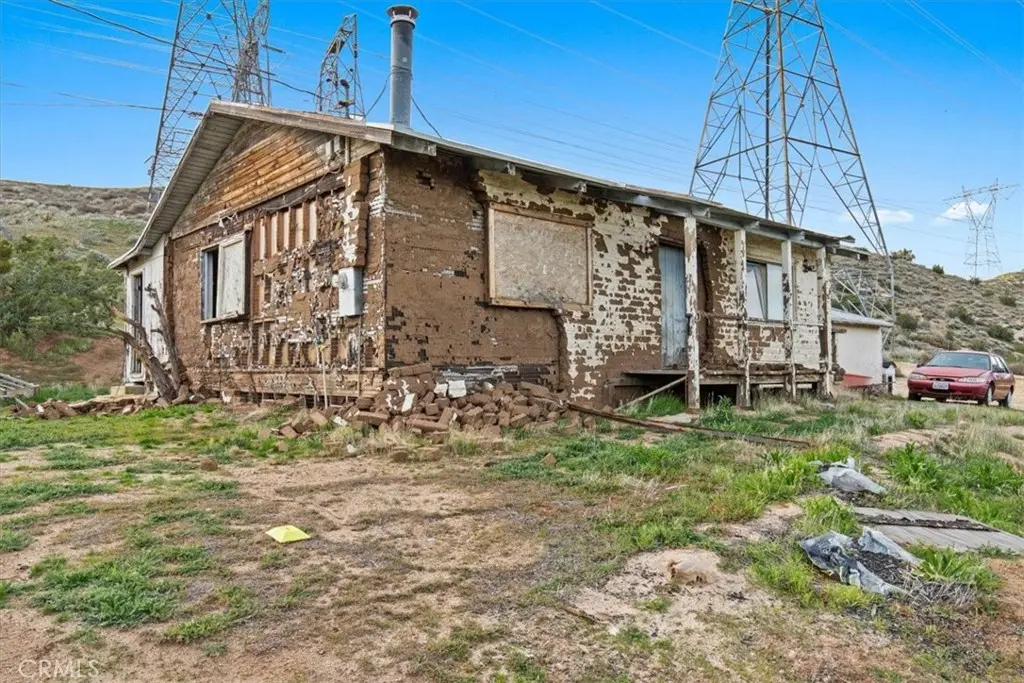 32301 Angeles Forest, Palmdale, CA — listing photo 1