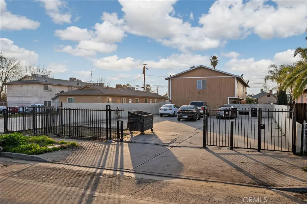 715 N Street, Bakersfield, CA — listing photo 1