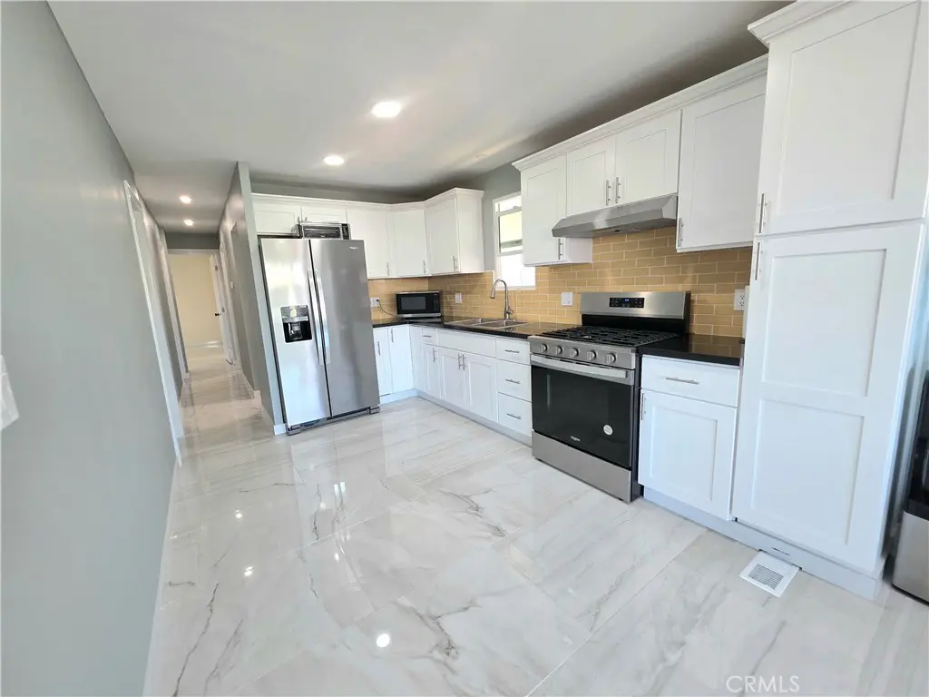 Manufactured In Park for sale at 17705 Western 92, Gardena, CA featuring 3 beds and 2 baths