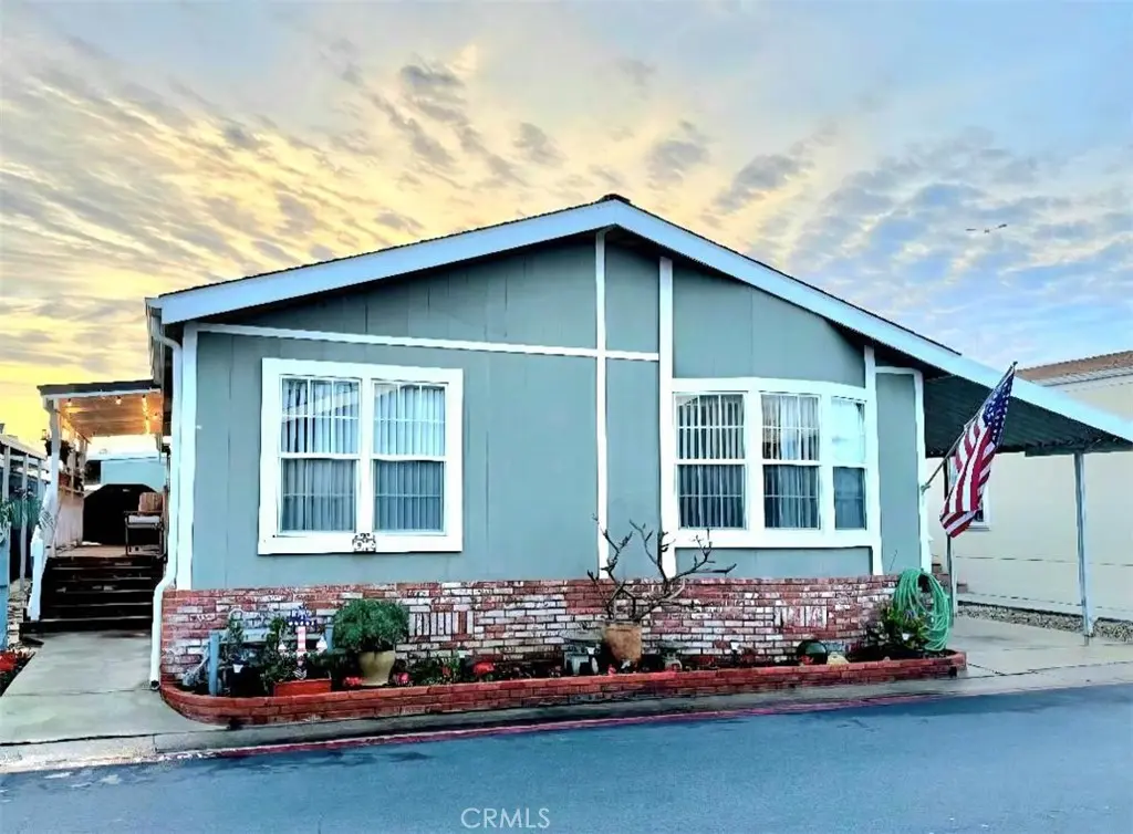 Manufactured In Park for sale at 21851 Newland St. 82, Huntington Beach, CA featuring 4 beds and 2 baths