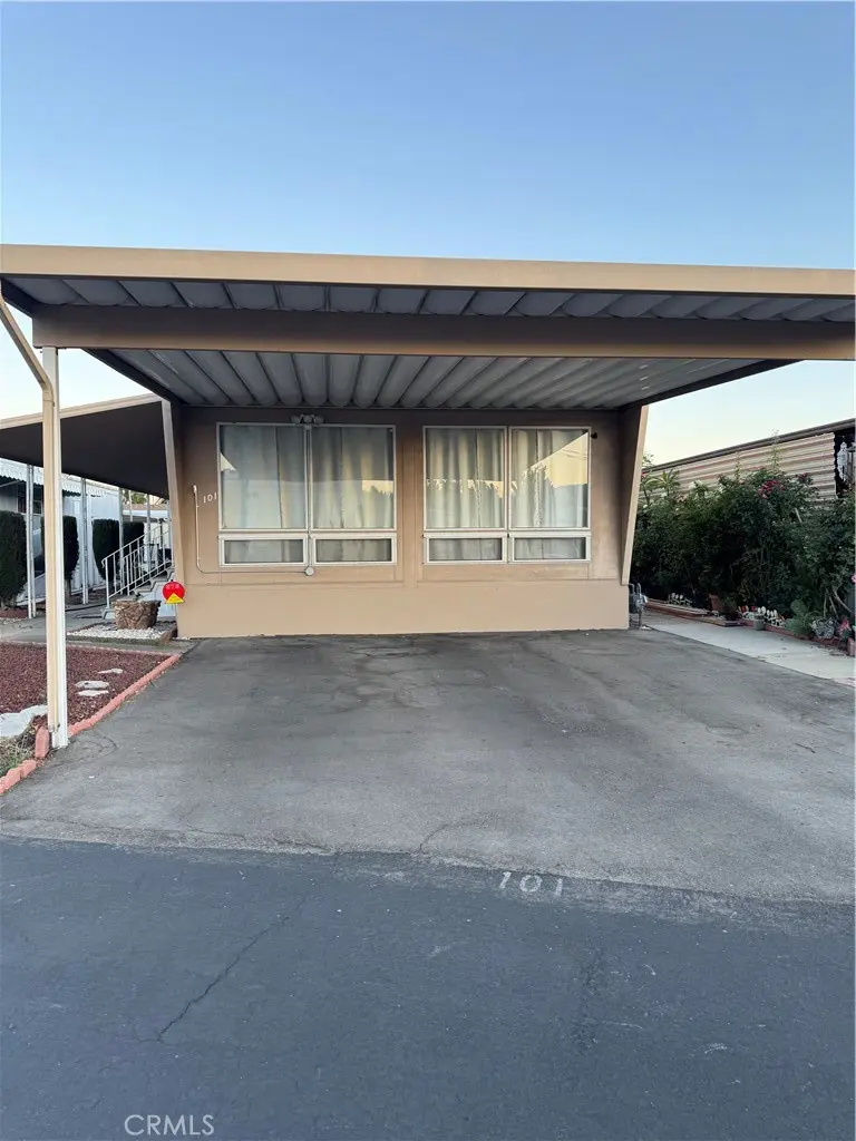 301 E Foothill Boulevard 101, Pomona, CA — listing photo 1
